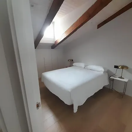 Atico En El Centro De La Ciudad Apartment *